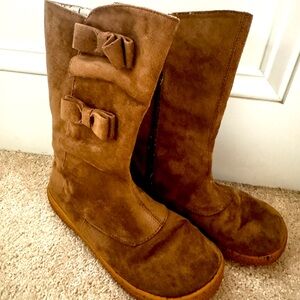 Livie and Luca size 2 girls boots. Hardly worn for 1 season.